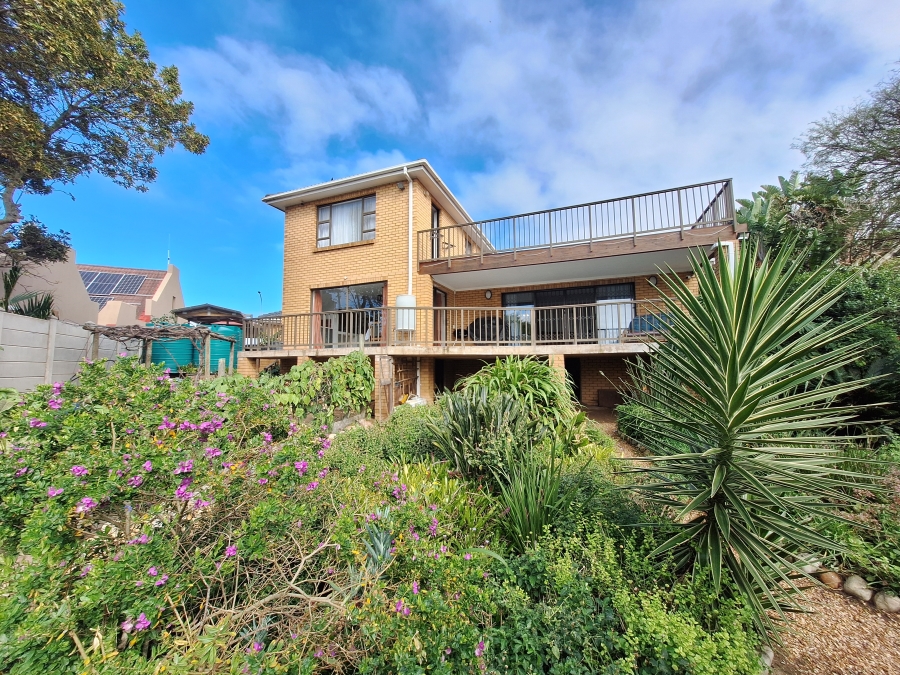 4 Bedroom Property for Sale in Wavecrest Eastern Cape